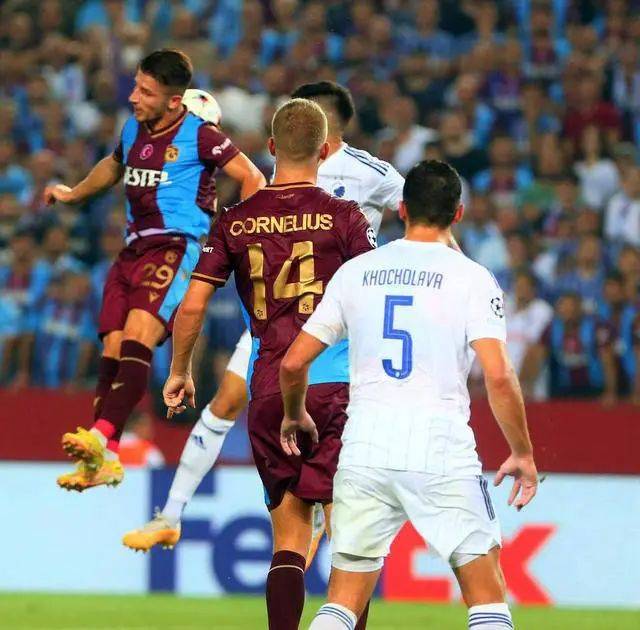 爱游戏官方入口-重磅！清晨波尔图备战国王杯巴黎圣日耳曼围绕德国杯防线松动，费耶诺德窗口期防线松动的简单介绍